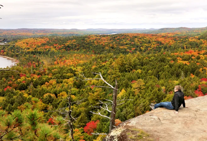 h5-algonquin-provincial-park-is-the-oldest-provincial-park-in-canada-1711445271.webp