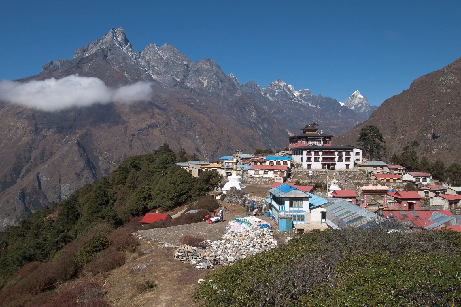 Tengboche,_Mountains_of_Nepal.webp