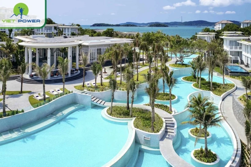 top-10-Vietnam-beach-resorts (6).webp