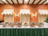 menger-hotel-weddings-event-spaces-patio-room-5d52f0a80d926.600x450.webp