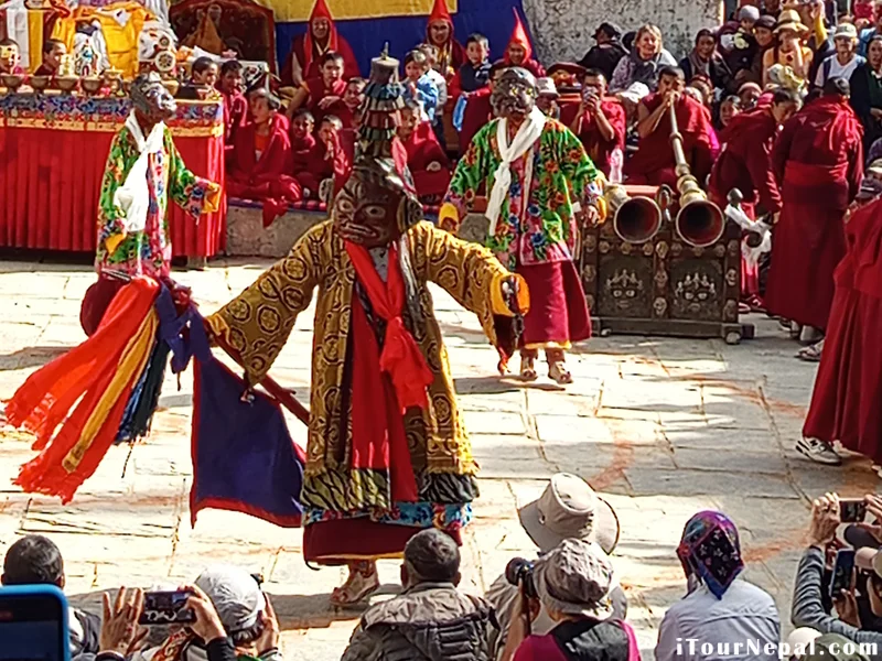 tiji-festival-dance.webp