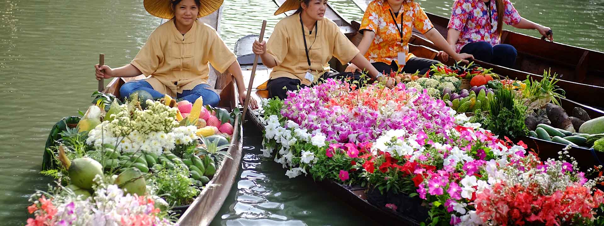 boats-at-RAMA-IX-Park.jpg